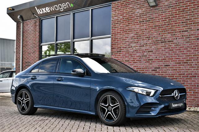Mercedes-Benz A-KLASSE 250 e AMG Pano Night 360 Leder