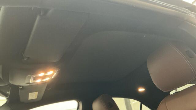 Mercedes-Benz A-KLASSE 250 e AMG Pano Night 360 Leder