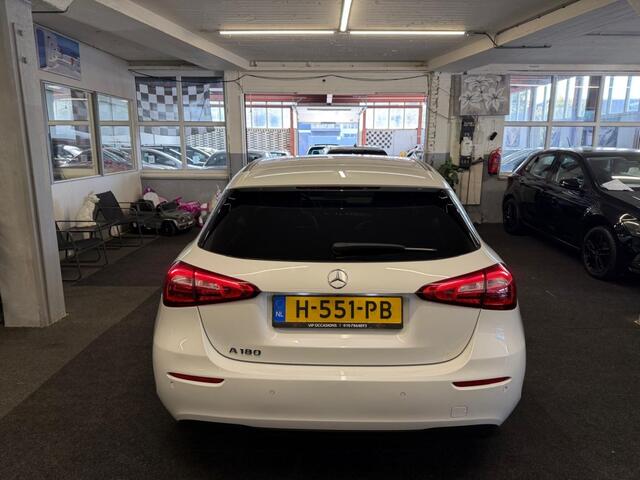 Mercedes-Benz A-KLASSE 180 Bns Solution*Carplay*Camera*Led*Velgen