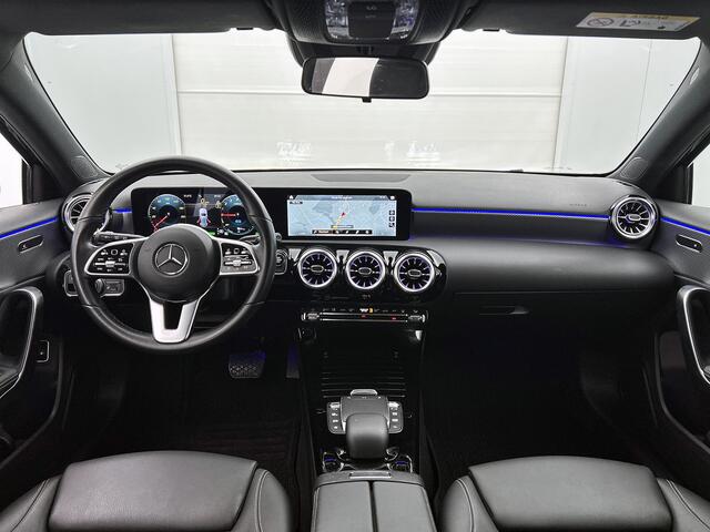 Mercedes-Benz A-KLASSE 250 e Business Solution AMG Limited | AMG-Line exterieur | Achteruitrijcamera | Sfeerverlichting | Stoelverwarming |Trekhaak | NIghtpakket | 24 Maanden Mercedes-Benz Certified Garantie