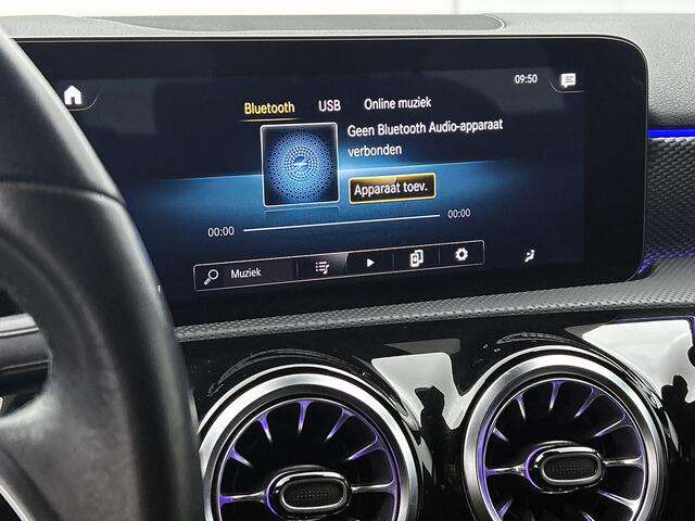 Mercedes-Benz A-KLASSE 250 e Business Solution AMG Limited | AMG-Line exterieur | Achteruitrijcamera | Sfeerverlichting | Stoelverwarming |Trekhaak | NIghtpakket | 24 Maanden Mercedes-Benz Certified Garantie