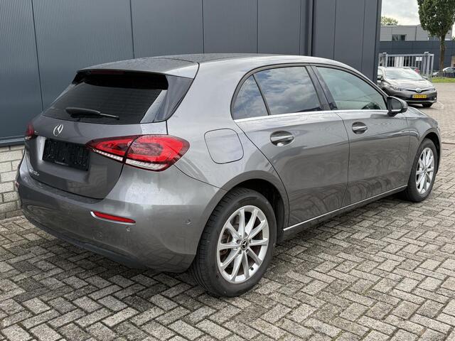 Mercedes-Benz A-KLASSE 250 e 17"/Dodehoek/Camera/PDC v+a/Apple Carplay & Android Auto/DAB/Navigatie/Climate