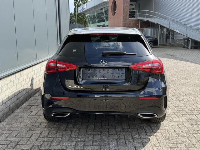 Mercedes-Benz A-KLASSE 250 e AMG Line 18"/360 camera/PDC v+a/Stoelverwarming/Apple Carplay & Android Auto/DAB/Navigatie/Climate