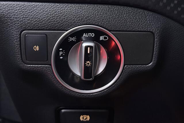 Mercedes-Benz A-KLASSE 160 Ambition (NAVIGATIE, CRUISE CONTROL, PARKEERSENSOREN)