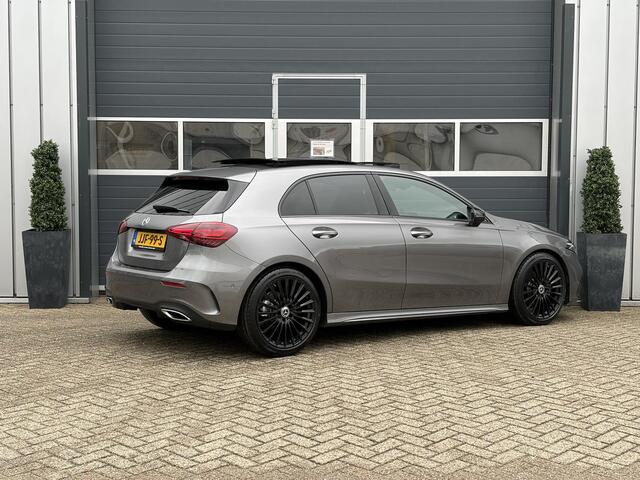 Mercedes-Benz A-KLASSE 180 Star Edition | Keyless | Pano | Sfeer | Camera | Stoel verwarming |