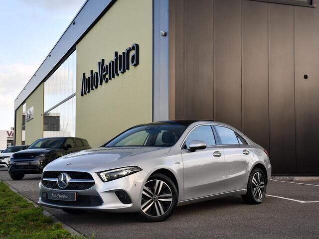 Mercedes-Benz A-KLASSE 250 e Business Solution Luxury Limited | Schuif-/kantel Panorama | Camera | Trekhaak | Sfeerverlichting