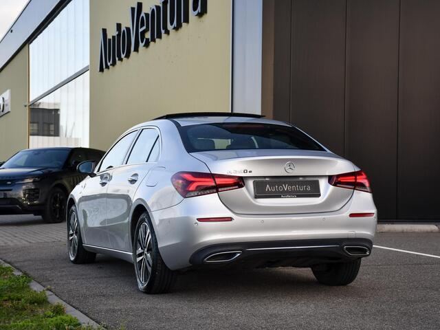 Mercedes-Benz A-KLASSE 250 e Business Solution Luxury Limited | Schuif-/kantel Panorama | Camera | Trekhaak | Sfeerverlichting
