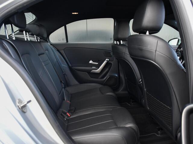Mercedes-Benz A-KLASSE 250 e Business Solution Luxury Limited | Schuif-/kantel Panorama | Camera | Trekhaak | Sfeerverlichting