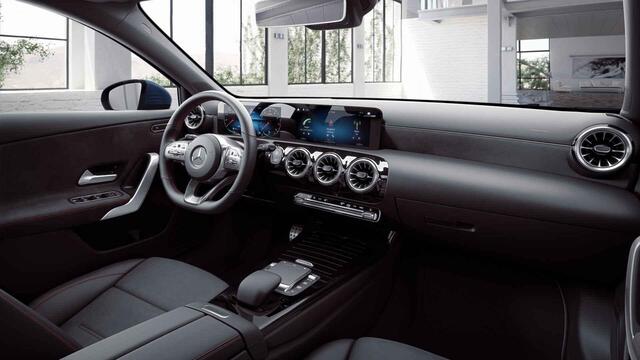 Mercedes-Benz A-KLASSE 180 Premium Plus | AMG | Panoramadak | 360 graden camera | Multibeam Led koplampen | Stoelverwarming |
