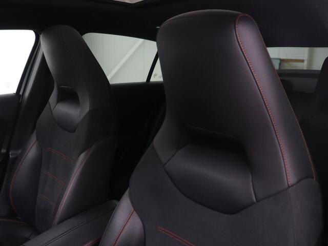 Mercedes-Benz A-KLASSE 250 Premium Plus | AMG Line | Pano.Dak | Stoelverwarming | LED