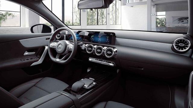 Mercedes-Benz A-KLASSE 200 Business Solution AMG | Night | Achteruitrijcamera | Sfeerverlichting | Privacybeglazing | Stoelverwarming | Apple Carplay |