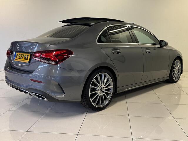 Mercedes-Benz A-KLASSE 200 AMG Upgrade | Panoramadak | Stoelverwarming | Navigatie | 1e eig.