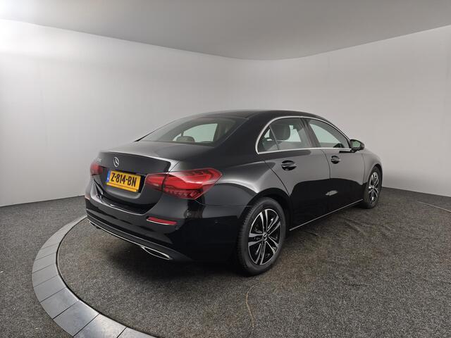 Mercedes-Benz A-KLASSE 180 Business Line | Camera | Navigatie | Climate Control | Stoelverwarming |
