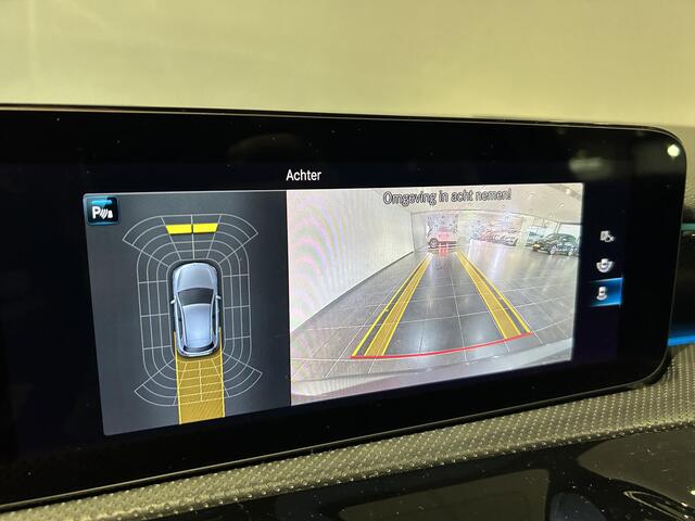 Mercedes-Benz A-KLASSE 180 Luxury Line | Panoramadak | Leder | Wide Screen | AppleCarplay/AndroidAuto | Stoelverwarming