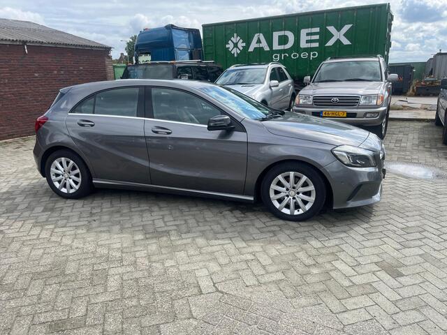 Mercedes-Benz A-KLASSE 180 Lease Edition Plus ecc perkeersensoren lm velgen navi nieuwe apk
