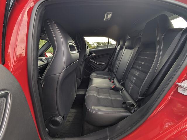 Mercedes-Benz A-KLASSE 200 A200 156PK | Trekhaak | Navi | Camera | PDC | Half leer | Cruise | Climate Control