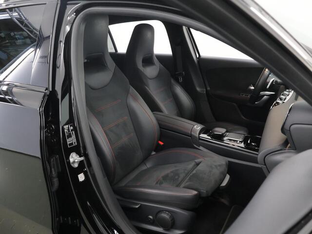 Mercedes-Benz A-KLASSE 180 Business Solution AMG | Achteruitrijcamera | Stoelverwarming | High Perfomance Led koplampen |