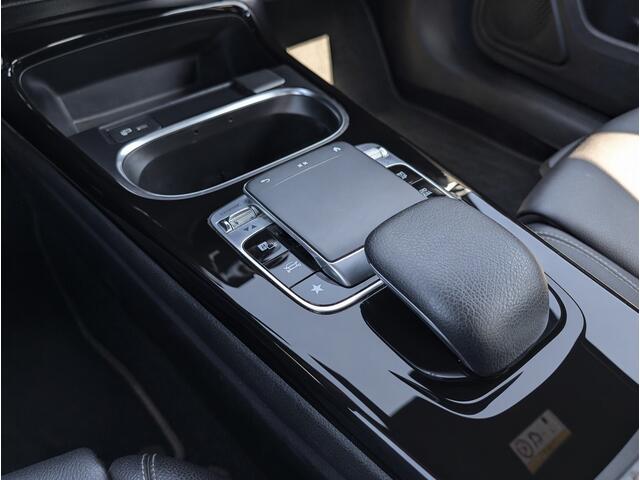 Mercedes-Benz A-KLASSE 200 | 163PK | Business + | Trekhaak | ACC | ECC | Stoelverw. | Halfleer | Camera | PDC | Lichtmetaal |