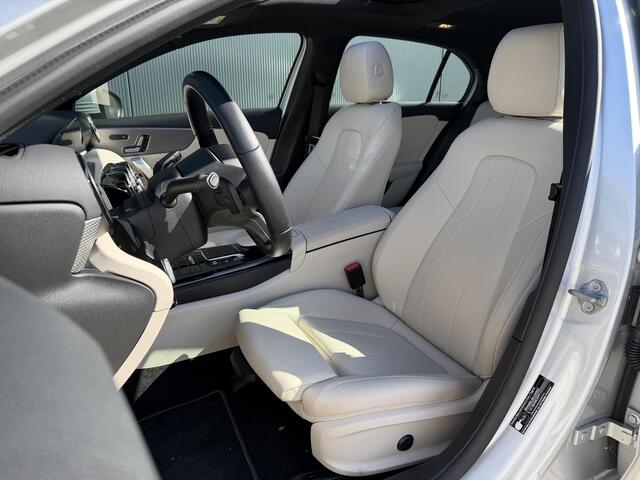 Mercedes-Benz A-KLASSE 250 e Business Solution Luxury Limited 17"/Panoramadak/Leder + memory/Stoelverwarming/Camera/Dodehoek/Keyless/Matrix LED