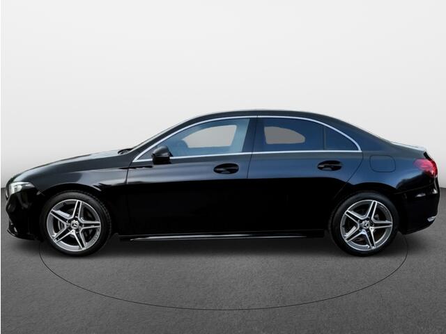 Mercedes-Benz A-KLASSE 180 AMG-line | Sfeerled | Widescreen | Stoelverwarming | Camera | Navi