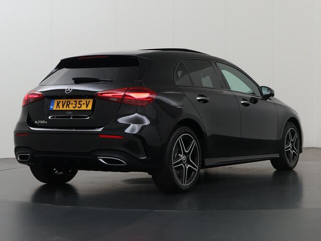 Mercedes-Benz A-KLASSE 250e Business Solution AMG | Panoramaschuifdak | Premium Plus | Head-up display | Dodehoekassistent |
