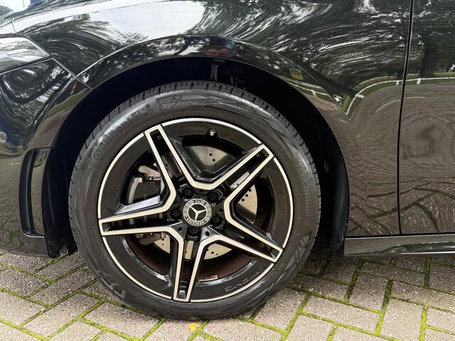 Mercedes-Benz A-KLASSE 250 e Business Solution AMG Limited | Panoramadak | Sfeerverlichting | PDC + Camera | Climate control | Navigatie |