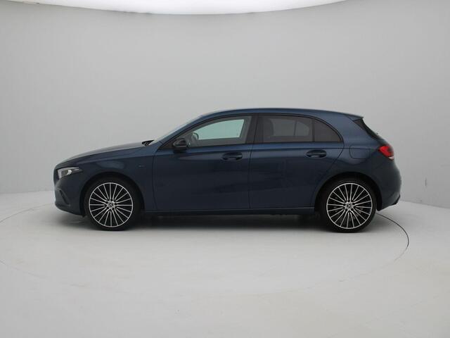Mercedes-Benz A-KLASSE 250 e Business Solution AMG Limited | Multispaak wielen | electronic climate controle | rijstrooksensor met correctie | Navigatiesysteem |