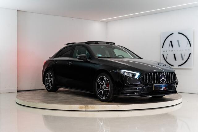 Mercedes-Benz A-KLASSE 180 Business Solution AMG 136PK | A35 Optiek | Pano | Sfeer | LED | Carplay | Garantie