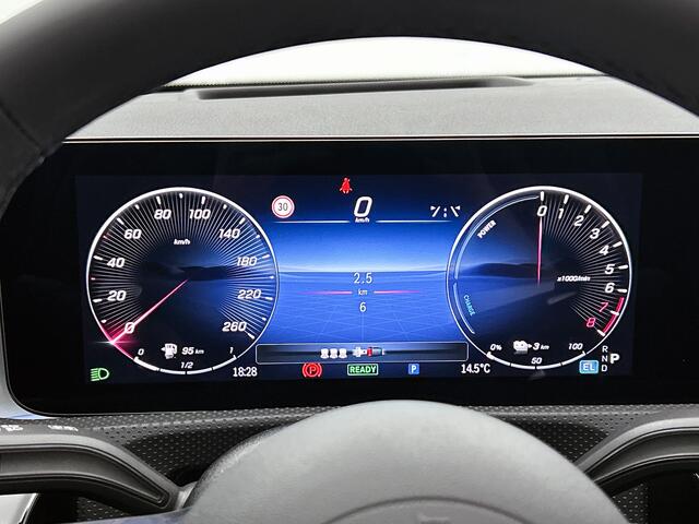 Mercedes-Benz A-KLASSE 250 e Business Solution AMG | AMG Line Plus pakket | Nightpakket | MULTIBEAM LED | 360° camera | Panoramaschuifdak | Smartphone-integratie | Head-up display | 19 inch AMG velgen |