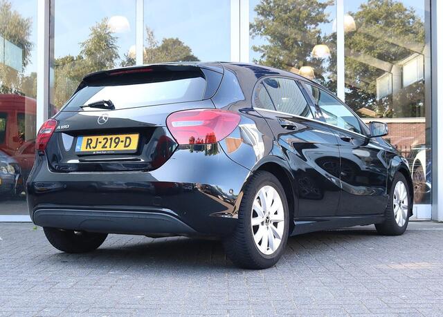 Mercedes-Benz A-KLASSE 180 Business Solution Camera | Stoelverwarming | Navigatie | Led | PDC