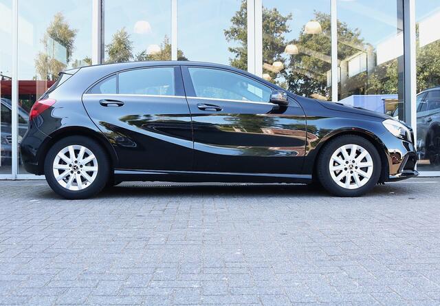 Mercedes-Benz A-KLASSE 180 Business Solution Camera | Stoelverwarming | Navigatie | Led | PDC