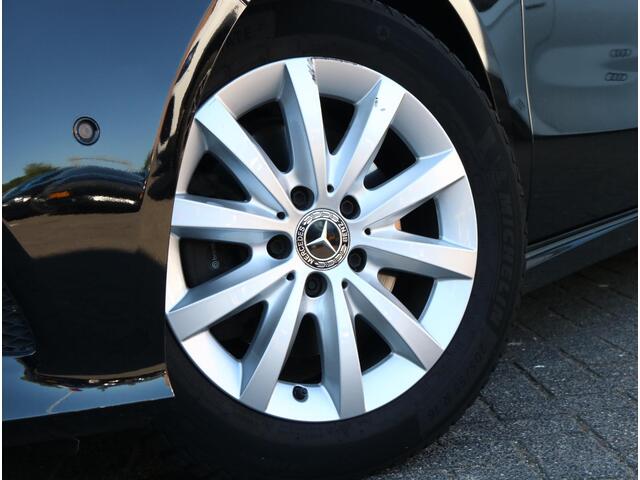 Mercedes-Benz A-KLASSE 180 Business Solution Camera | Stoelverwarming | Navigatie | Led | PDC