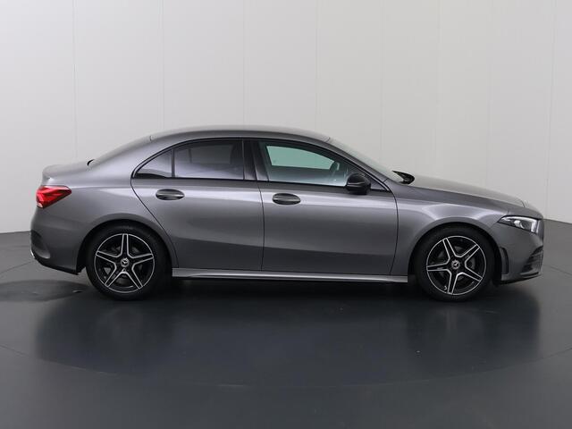 Mercedes-Benz A-KLASSE 180 Business Solution AMG | Night | Parkassistent | Sportstoelen | Stoelverwarming | Apple carplay |