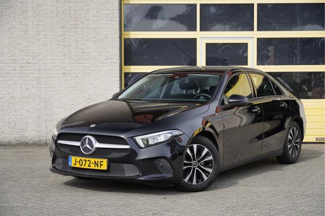 Mercedes-Benz A-KLASSE 180 Automaat! Business Solution BJ2020 Lmv 16" | Led V+A | Pdc | Navi | Virtual cockpit | Climate control | Cruise control | Verwarmde voorstoelen | Getint glas