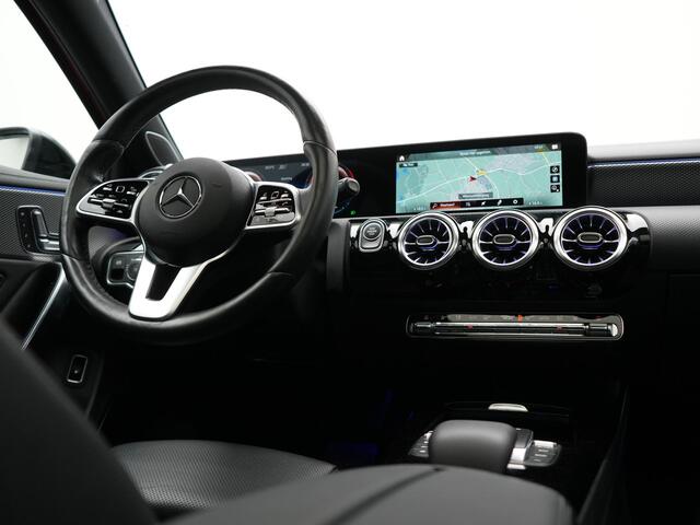 Mercedes-Benz A-KLASSE 250 e Premium PHEV 218pk Dealer O.H | Trekhaak Af Fabriek | Panodak | Adaptive Cruise | Multibeam LED | Burmester Audio | 360 Camera | Lederen Sportstoelen Massage & Memory | Keyless | Stuur & Stoelverwarming | Apple Carplay | Navigatie | Virtual | DAB | 18"L.M | Plug In Hybrid |