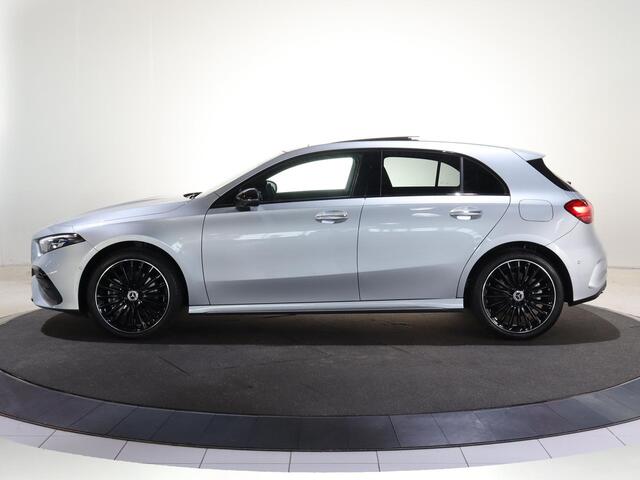 Mercedes-Benz A-KLASSE 250e Business Solution AMG | Panoramadak | Premium Plus | 19" AMG-velgen | HUD | Dodehoekassistent | Elek. Stoelen met Geheugen | Keyless Entry/Go |