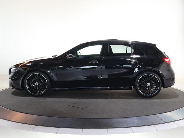 Mercedes-Benz A-KLASSE 180 Business Solution AMG | AMG Line Plus | Premium Plus | Nightpakket | Panoramadak | HUD | Stoelverwarming | 360° Camera | Dodehoekassistent |
