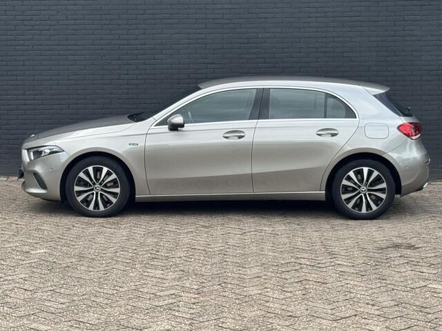 Mercedes-Benz A-KLASSE 250 e Premium I INCL. € 850,00 AFL.KOSTEN + BOVAG GARANTIE