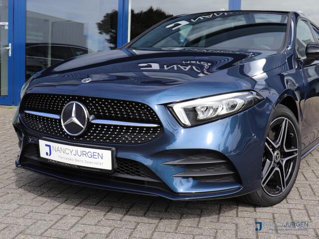 Mercedes-Benz A-KLASSE 250 e Business | AMG | Elektr. Pano Dak | Night Pakket | MBUX High End | Aug. Reality | LED | Parkeer Pakket | Zit Comfort Pakket |