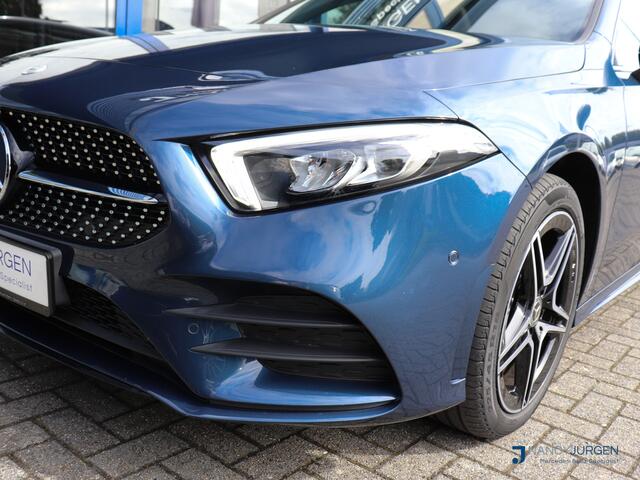 Mercedes-Benz A-KLASSE 250 e Business | AMG | Elektr. Pano Dak | Night Pakket | MBUX High End | Aug. Reality | LED | Parkeer Pakket | Zit Comfort Pakket |