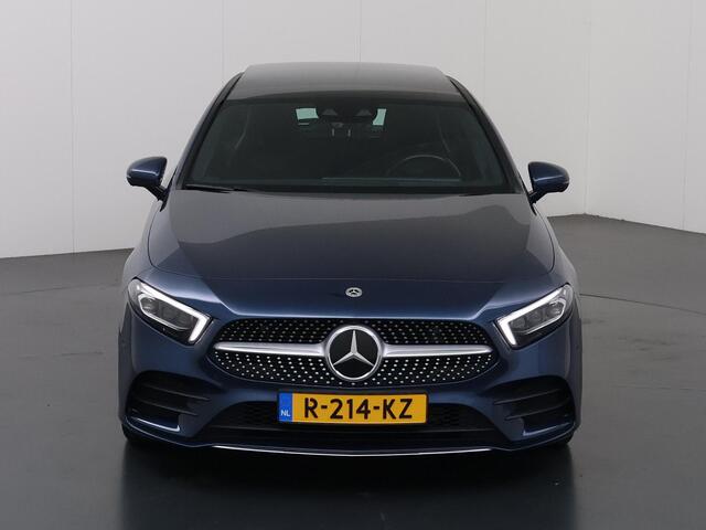 Mercedes-Benz A-KLASSE 180 Premium Plus | AMG | Panoramadak | 360 graden camera | Multibeam Led koplampen | Stoelverwarming |