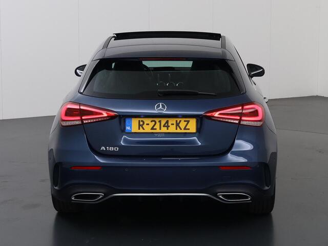 Mercedes-Benz A-KLASSE 180 Premium Plus | AMG | Panoramadak | 360 graden camera | Multibeam Led koplampen | Stoelverwarming |