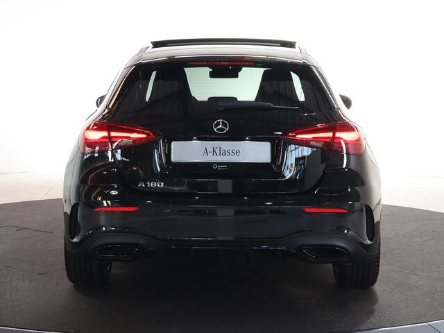 Mercedes-Benz A-KLASSE 180 Business Solution AMG | AMG Line Plus | Premium Plus | Nightpakket | Panoramadak | HUD | Stoelverwarming | 360° Camera | Dodehoekassistent |