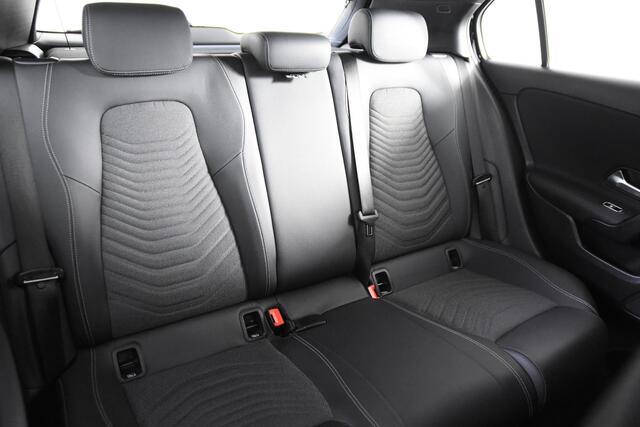 Mercedes-Benz A-KLASSE 180 *1ste Eigenaar*Leer*Stoelverwarming*Navigatie*