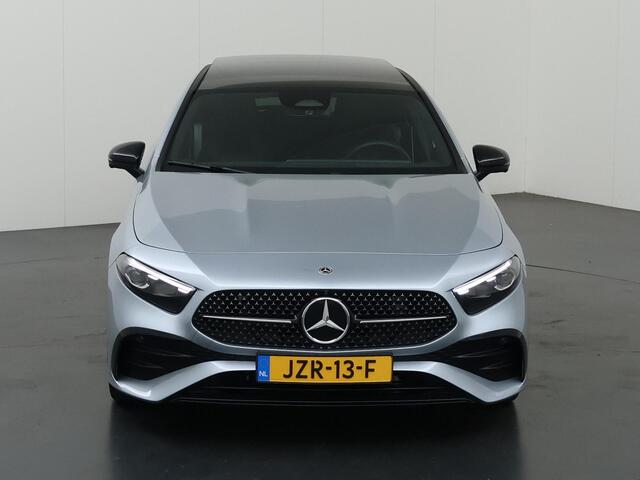 Mercedes-Benz A-KLASSE 180 Business Solution AMG | Trekhaak | Panoramaschuifdak | AMG Line Plus pakket | 19"AMG-velgen | Head-up display | Dodehoekassistent |