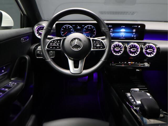 Mercedes-Benz A-KLASSE 200 Business Solution [SCHUIFKANTELDAK, SFEERVERLICHTING, STOELVERWARMING, CAMERA, HALF LEDER, CRUISE, PDC V+A, BLUETOOTH, CLIMATE, NIEUWSTAAT]