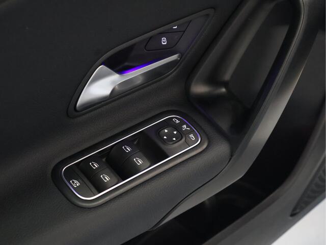 Mercedes-Benz A-KLASSE 200 Business Solution [SCHUIFKANTELDAK, SFEERVERLICHTING, STOELVERWARMING, CAMERA, HALF LEDER, CRUISE, PDC V+A, BLUETOOTH, CLIMATE, NIEUWSTAAT]