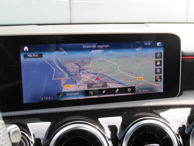 Mercedes-Benz A-KLASSE 180 Business Solution AMG | Virtual cockpit | Apple Carplay/Android | Camera | Donker glas