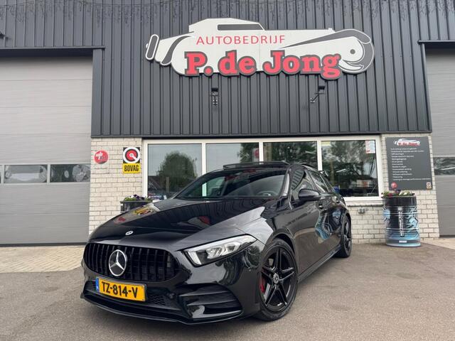 Mercedes-Benz A-KLASSE 200 AMG Aeropakket Panorama Alcantara Camera ACC origineel Nederlands!