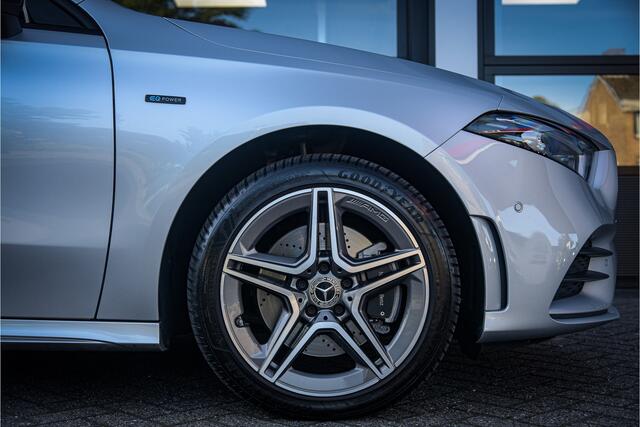 Mercedes-Benz A-KLASSE 250 e AMG Line * Pano * Night-pakket * Distronic